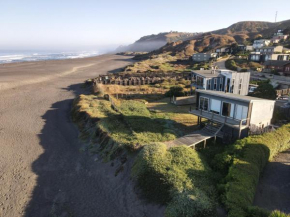 Arenaguas Beach Front House